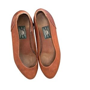 Roots Vintage Tan/Brown Leather Flats size 9